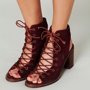 Jeffrey Campbell Minimal Lace Up Heel NWT